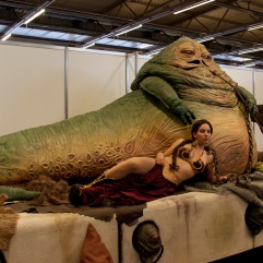 Jabba the Hutt & sexy Princesse Leia (Cosplay Star Wars, FACTS 2010) - Photo : Gilderic